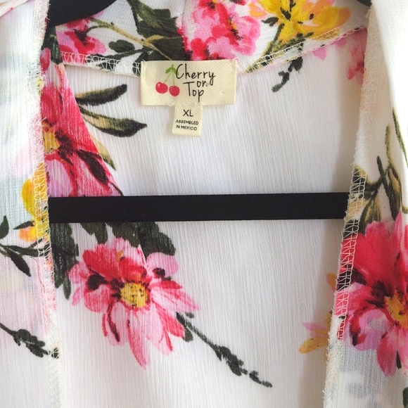 Cherry Top XL Floral Shawl - Picture 2 of 3